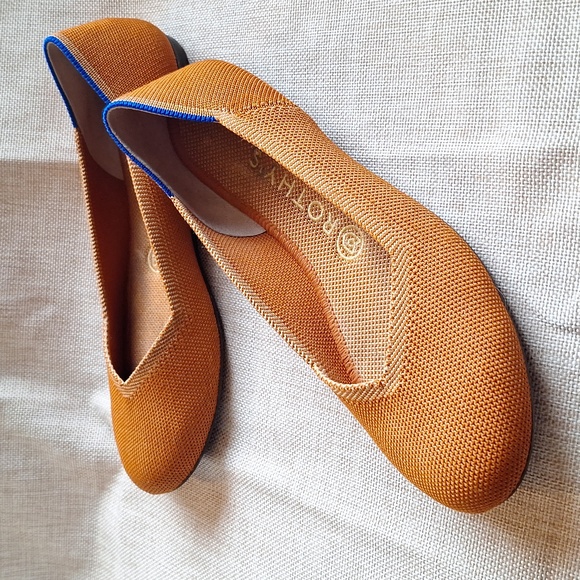 ROTHY'S round toe, ochre with blue accent, W7.5 - Picture 9 of 9